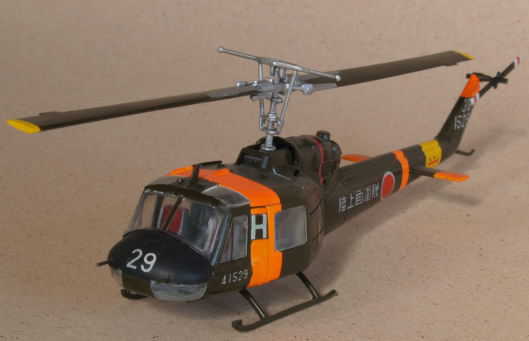 �^�~���@1/100�@UH-1B