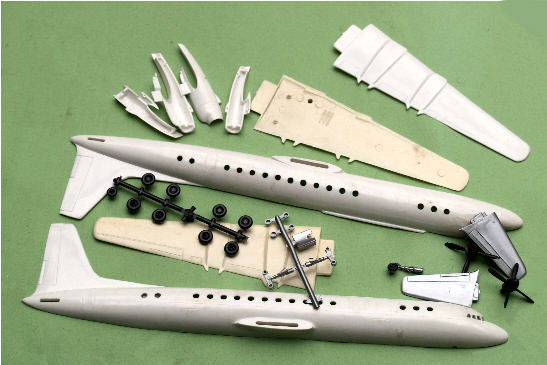 VEB 17/100 IL-18 �̃p�[�c