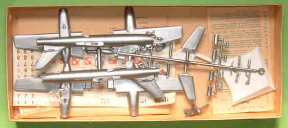 �u�d�a�@1/100�@�h�k�|�Q�W�̃p�[�c