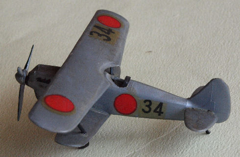 �x�l�b�@1/100�@95���퓬�@�̃v���X�`�b�N���f���L�b�g