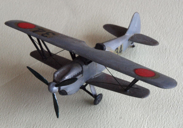 �x�l�b�@1/100�@95���퓬�@�̃v���X�`�b�N���f���L�b�g