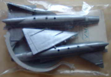 �x�l�b��F-102�̃L�b�g�̃p�[�c